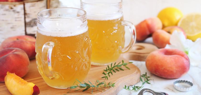 ovocné pivo s broskvemi