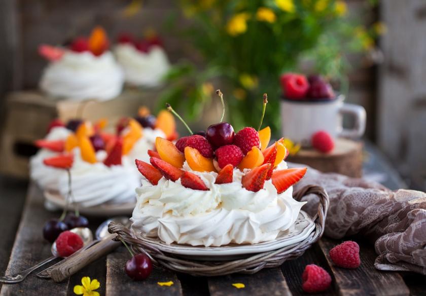 pavlova s meruňkami