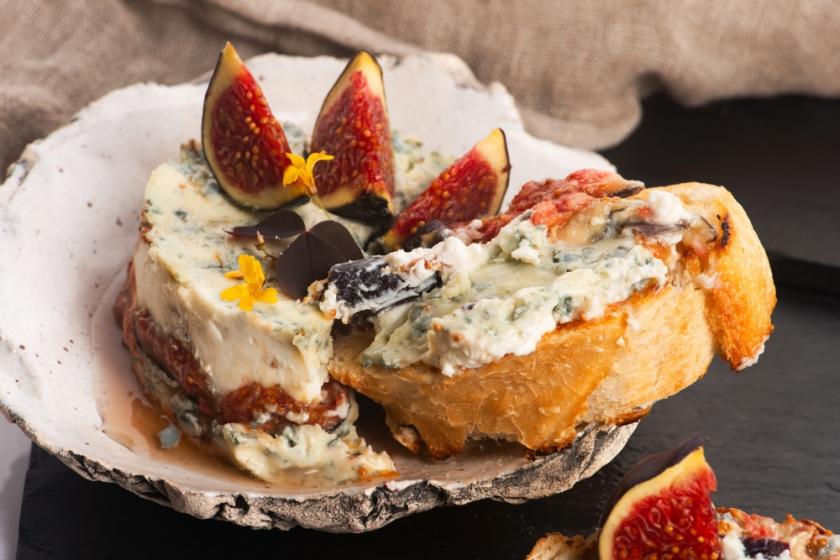 mascarpone na chlebu